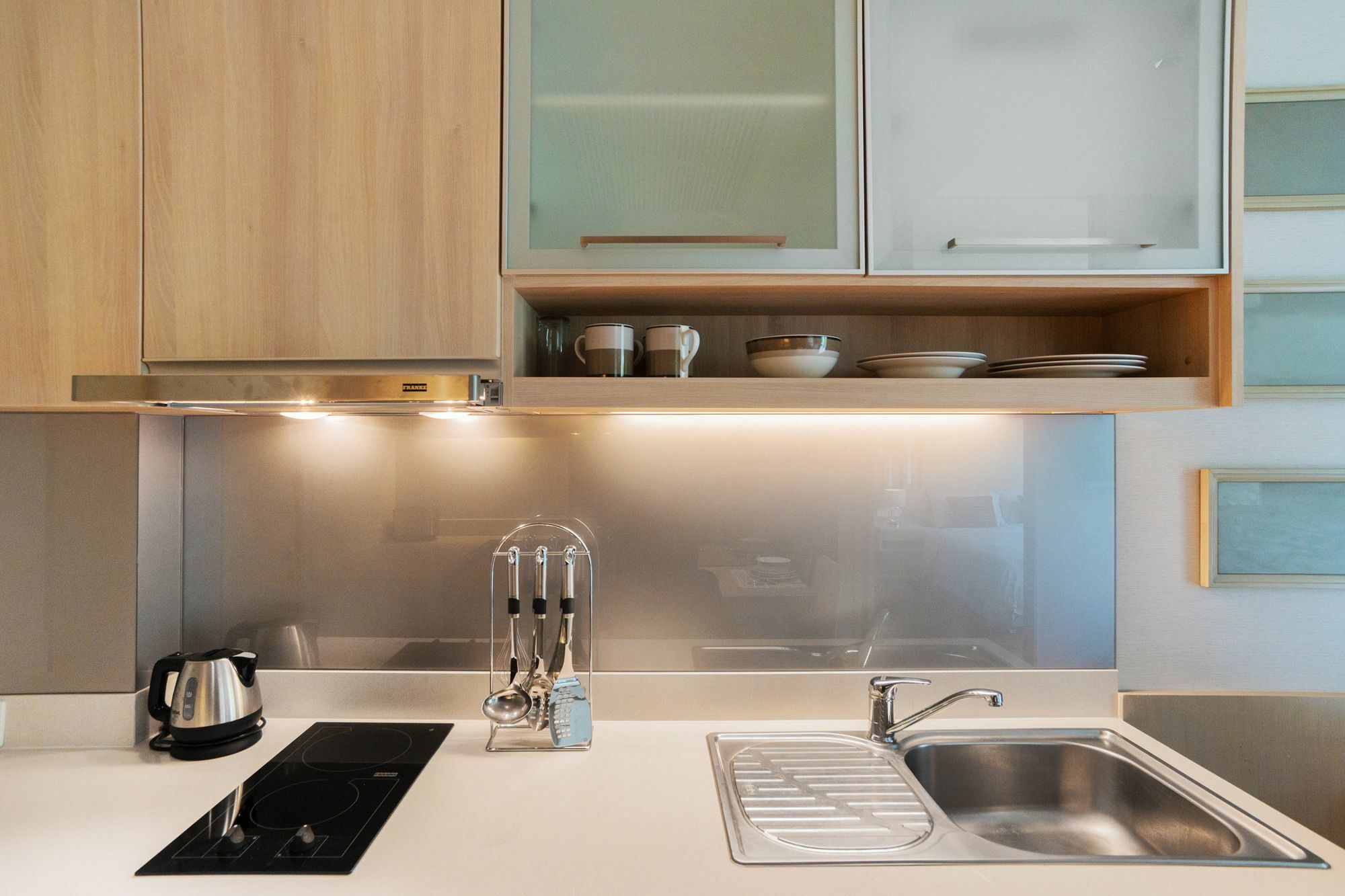 Hotel Lux Contemporary By Favstay